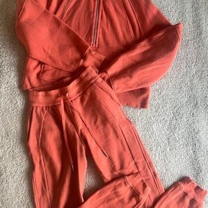 lululemon Women's Scuba Set